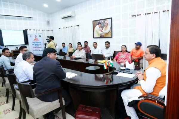 मुख्यमंत्री धामी ने श्रमिकों को ₹11.50 करोड़ की सहायता राशि की डीबीटी के माध्यम से दी सौगात