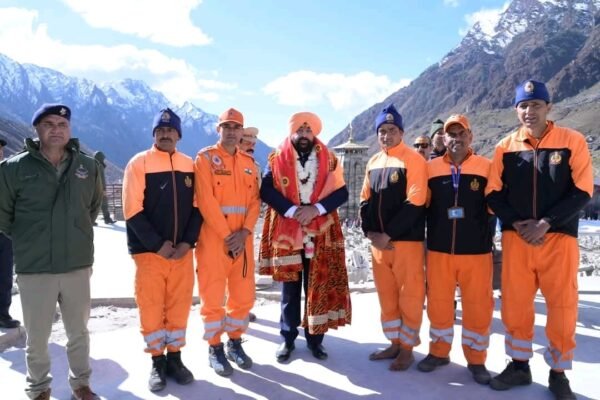  राज्यपाल गुरमीत सिंह ने केदारनाथ और बदरीनाथ धाम पहुंचकर की विशेष पूजा अर्चना