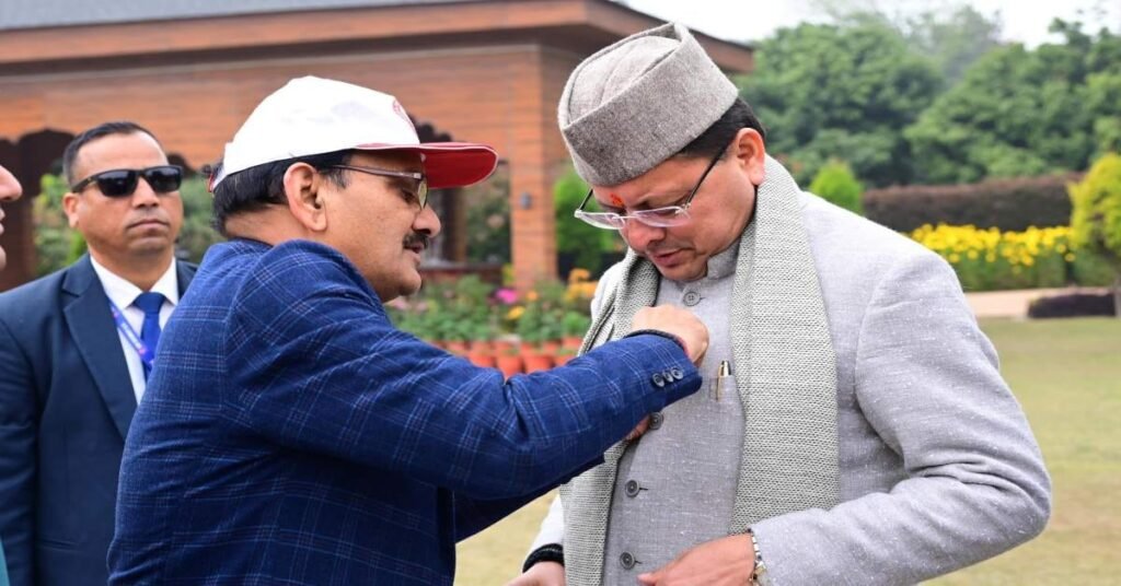 मुख्यमंत्री धामी ने भारतीय रेड क्रॉस सोसाइटी की आजीवन सदस्यता की ग्रहण 