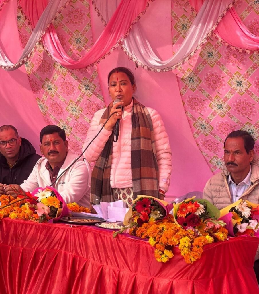 कैबिनेट मंत्री रेखा आर्या ने किया सड़क का भूमिपूजन