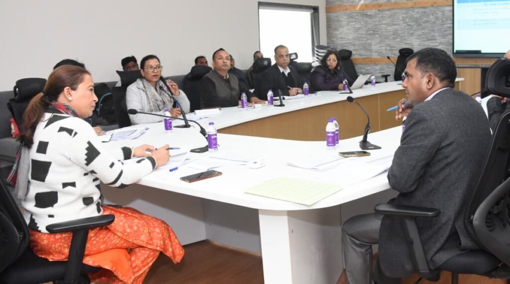 महिला सशक्तिकरण विभाग की भावी योजनाओं पर कैबिनेट मंत्री रेखा आर्या ने की तैयारी की समीक्षा