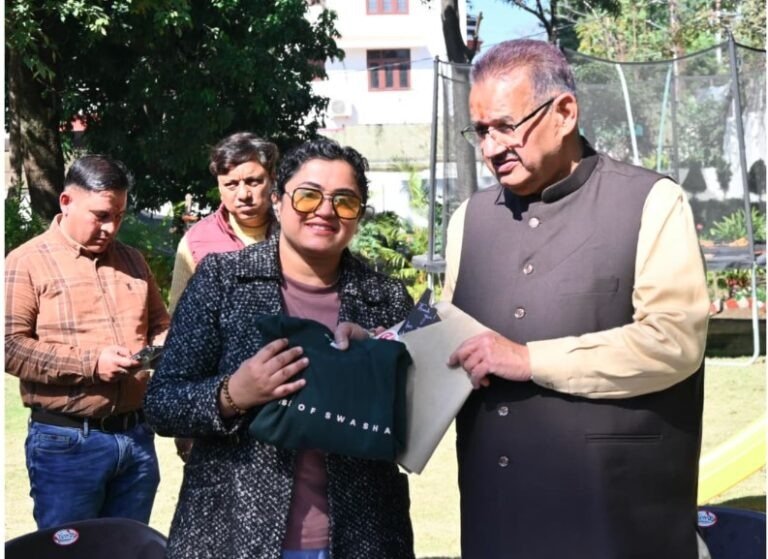 हाउस ऑफ़ स्वाशा ब्रांड की सह-संस्थापक स्वाति खंडूरी डिमरी ने कृषि मंत्री गणेश जोशी से की भेंट 