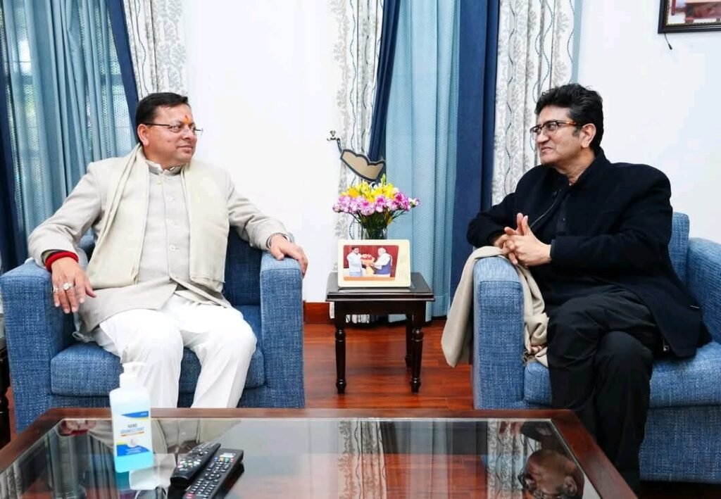 मुख्यमंत्री धामी से सीबीएफसी अध्यक्ष प्रसून जोशी ने की शिष्टाचार भेंट , विभिन्न विषयों पर की चर्चा 