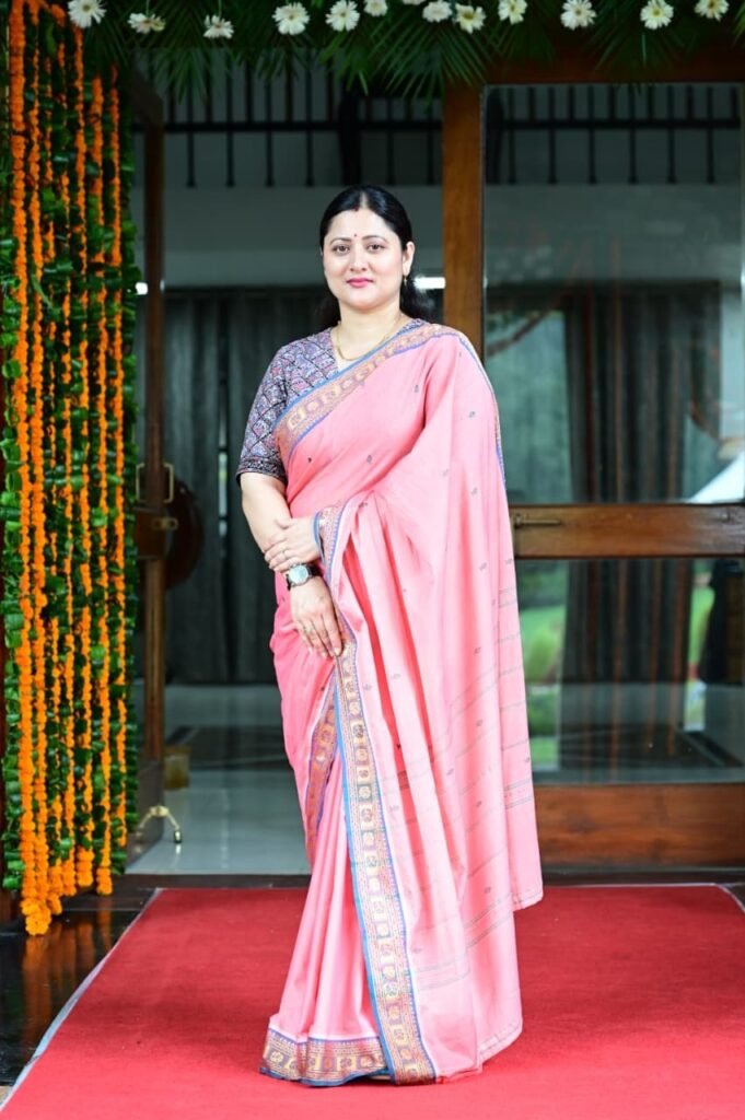 जनसेवा की राह में जो हर सुख लुटा दे, वो सिर्फ जीवनसाथी नहीं, शक्ति का नाम है,गीता धामी उत्तराखंड का अभिमान है