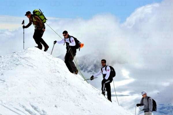 गढ़वाल हिमालय ट्रैकिंग एवं माउंटेनियरिंग संगठन ने जिला अधिकारी उत्तरकाशी से की मुलाकात