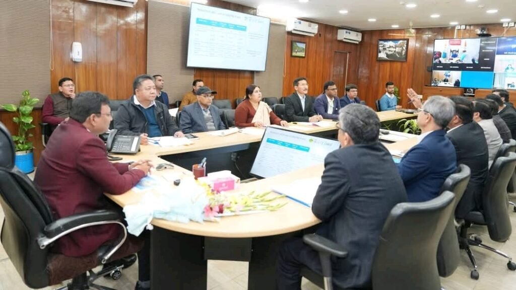 सिटी गैस डिस्ट्रीब्यूशन परियोजनाओं की मुख्य सचिव आनंद बर्द्धन ने ली समीक्षा बैठक 