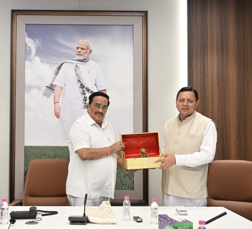 नई दिल्ली में मुख्यमंत्री धामी ने केंद्रीय जल शक्ति मंत्री सी. आर. पाटिल से की शिष्टाचार भेंट