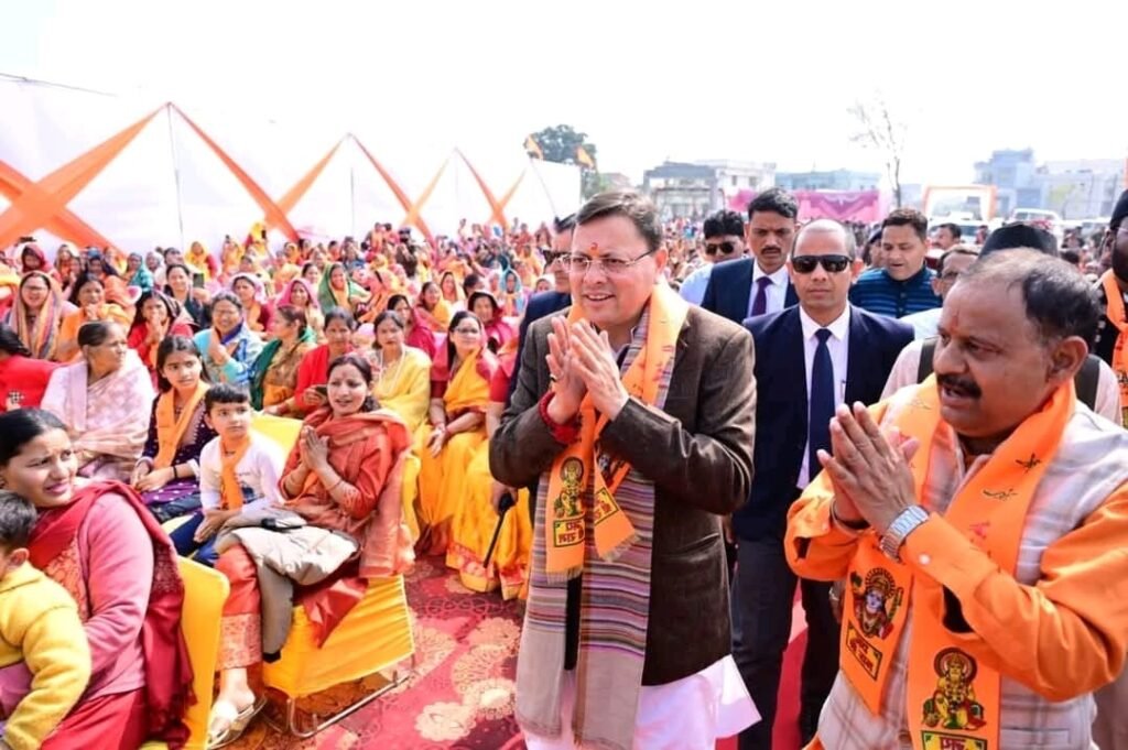 बालावाला में विराट हिंदू सम्मेलन में शामिल हुए मुख्यमंत्री धामी