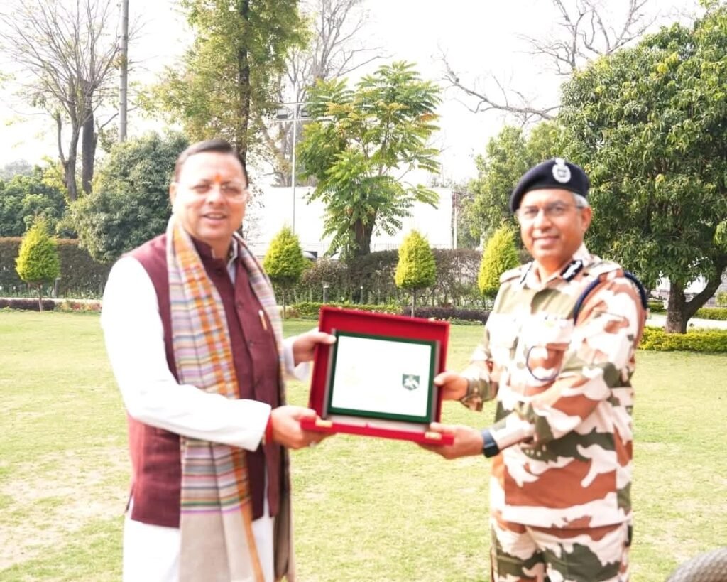 मुख्यमंत्री धामी से आईटीबीपी के महानिदेशक शत्रुजीत कपूर ने की शिष्टाचार भेंट