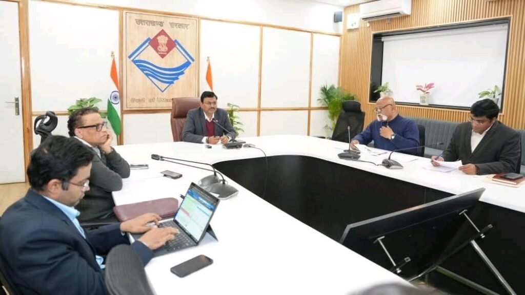 मुख्य सचिव आनंद बर्द्धन ने ली व्यय- वित्त समिति की बैठक