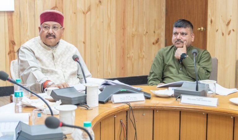 सिंचाई मंत्री सतपाल महाराज ने ली सिंचाई एवं लघु सिंचाई विभाग की समीक्षा बैठक, दिए महत्वपूर्ण निर्देश