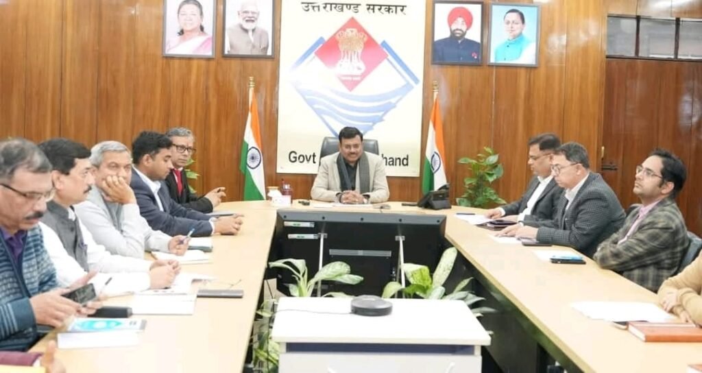 मुख्य सचिव आनंद बर्द्धन ने की सॉलिड वेस्ट मैनेजमेंट की समीक्षा बैठक ,कूड़ा प्रोसेसिंग प्लांट के लिए जल्द भूमि चयन करने के दिए निर्देश 