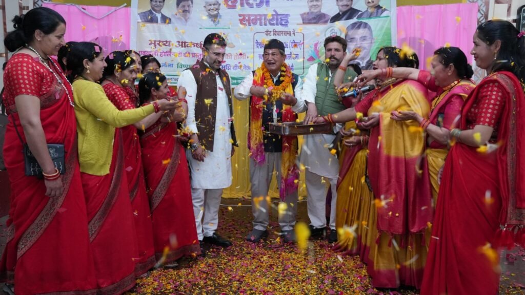 कैंट विधानसभा में सजी रंगों की अनूठी महफिल