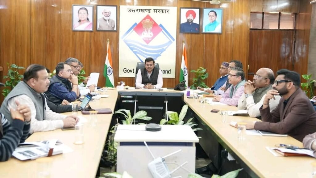 मुख्य सचिव आनंद बर्द्धन ने वन विभाग की कैम्पा परियोजना संचालन समिति की ली बैठक