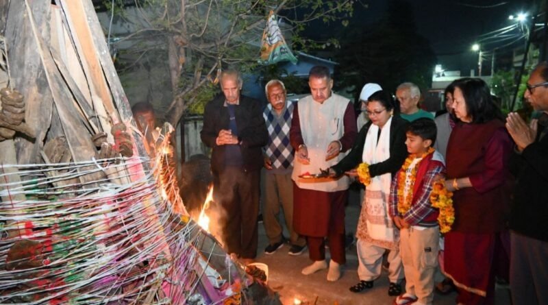 कैबिनेट मंत्री गणेश जोशी ने होलिका दहन में किया प्रतिभाग