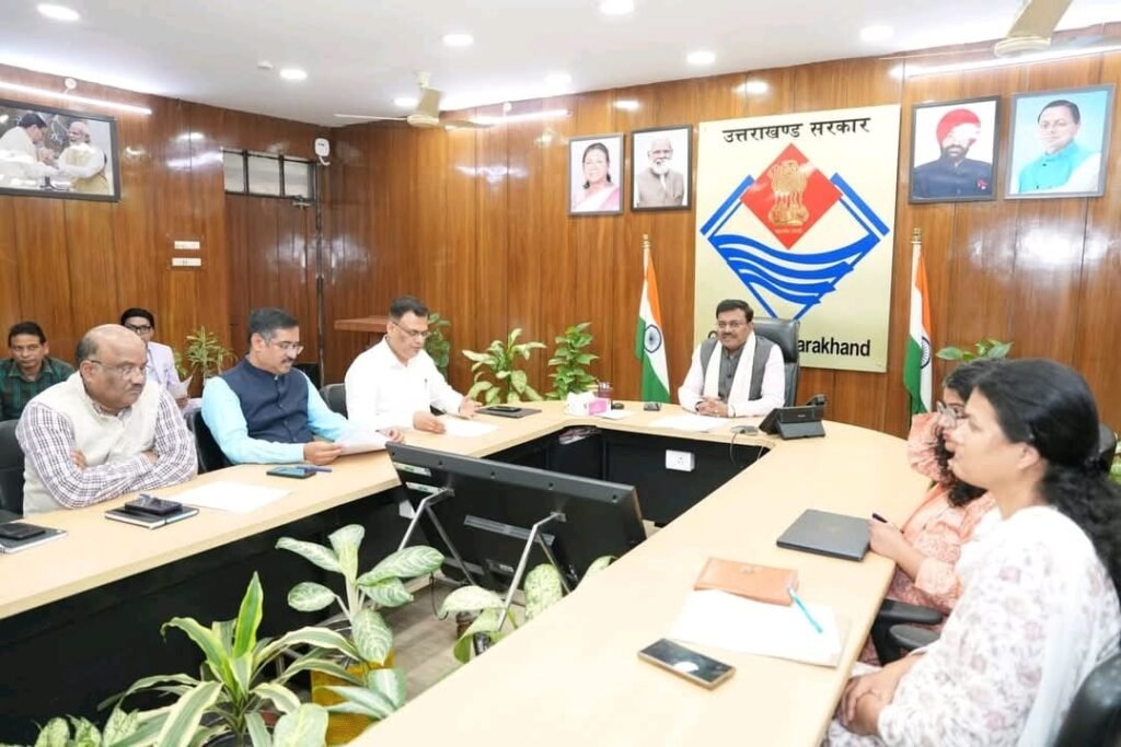 मुख्य सचिव आनंद बर्द्धन ने ली जल जीवन मिशन से संबंधित सर्वोच्च समिति की बैठक