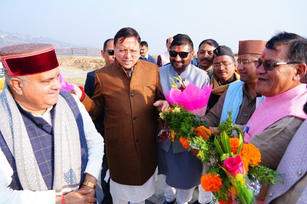 भराड़ीसैंण (गैरसैंण) पहुंचने पर मुख्यमंत्री धामी का किया स्वागत
