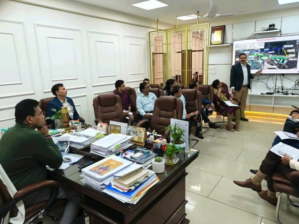 सचिव आवास डॉ. आर. राजेश कुमार ने उत्तराखंड मेट्रो रेल कॉर्पोरेशन द्वारा हरिद्वार शहर में प्रस्तावित इंटीग्रेटेड रोपवे परियोजना की ली विस्तृत समीक्षा 