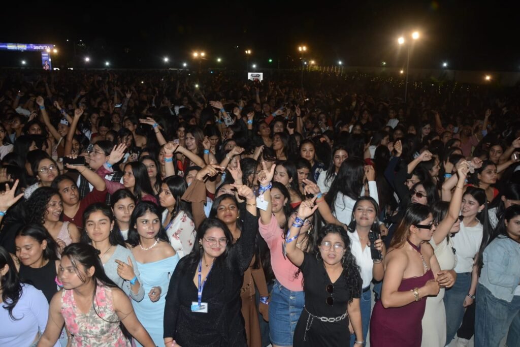 श्री गुरु राम राय विश्वविद्यालय में विशाल मिश्रा के गीतों पर झूमे युवा, ‘जेनिथ 2026’ में रोमांटिक गीतों और लव सॉन्ग्स ने  बनाया दिवाना
