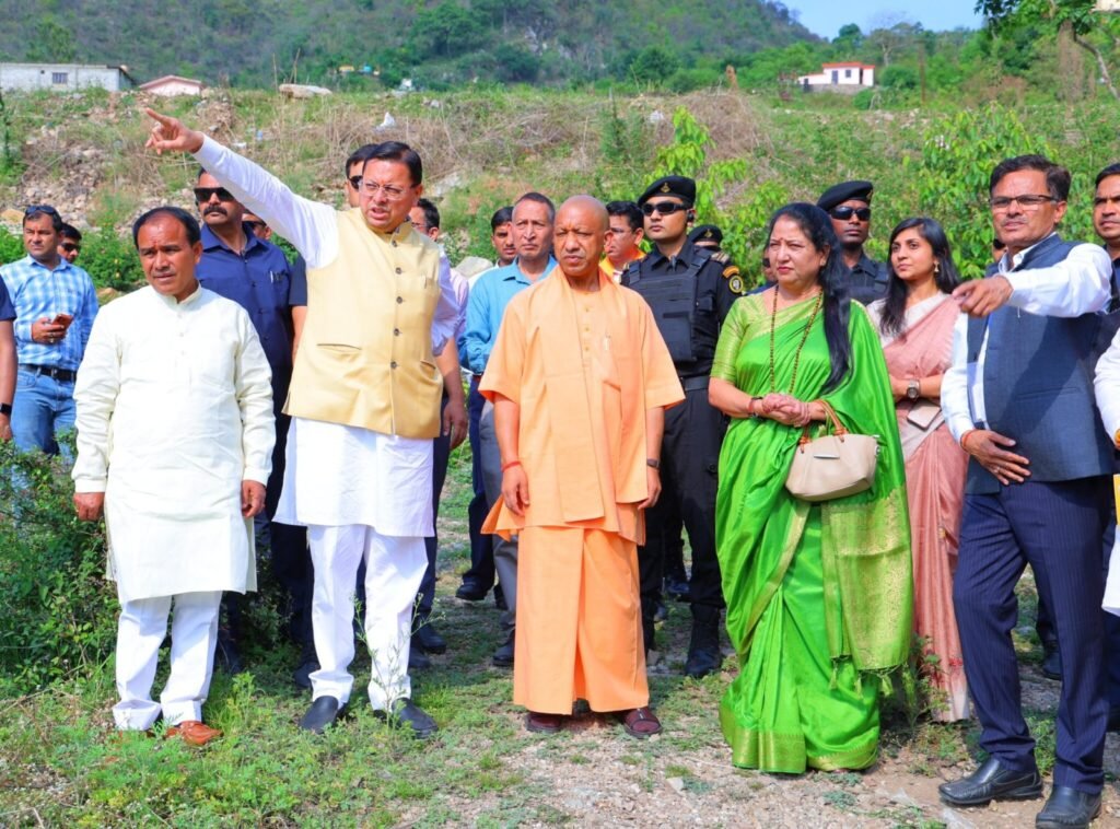 मुख्यमंत्री योगी और मुख्यमंत्री धामी ने यमकेश्वर में विकास योजनाओं का किया लोकार्पण