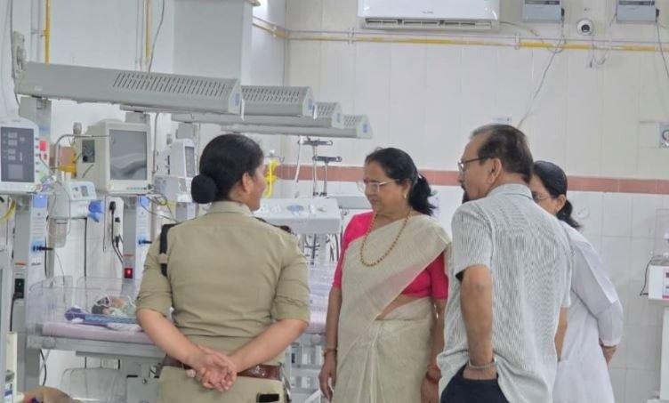 ​”नारी सम्मान की रक्षा हेतु प्रतिबद्ध महिला आयोग, अध्यक्ष कुसुम कण्डवाल ने पीड़िता के उचित उपचार और पुनर्वास के लिए दिए निर्देश”