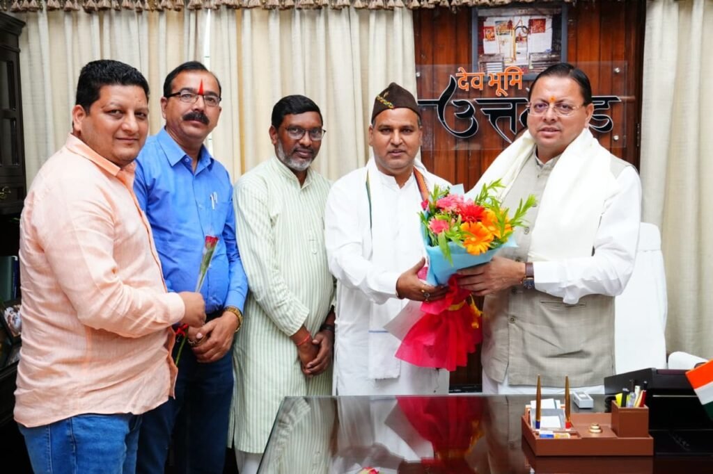विधानसभा क्षेत्रों के विधायकों ने मुख्यमंत्री धामी से की शिष्टाचार भेंट