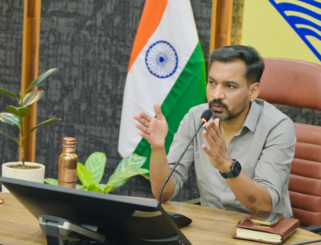 ईको-टूरिज्म को बढ़ावा देने के लिए बनेंगे ‘क्वालिटी फॉरेस्ट’, मॉनिटरिंग के लिए बनेगा ‘हरित कंट्रोल रूम’: जिलाधिकारी डॉ. आशीष चौहान