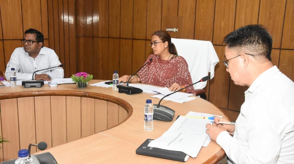 कैबिनेट मंत्री रेखा आर्या ने अगस्त तक शत प्रतिशत केंद्रो पर आंगनवाड़ी कार्यकत्रियां नियुक्त करने के दिए निर्देश