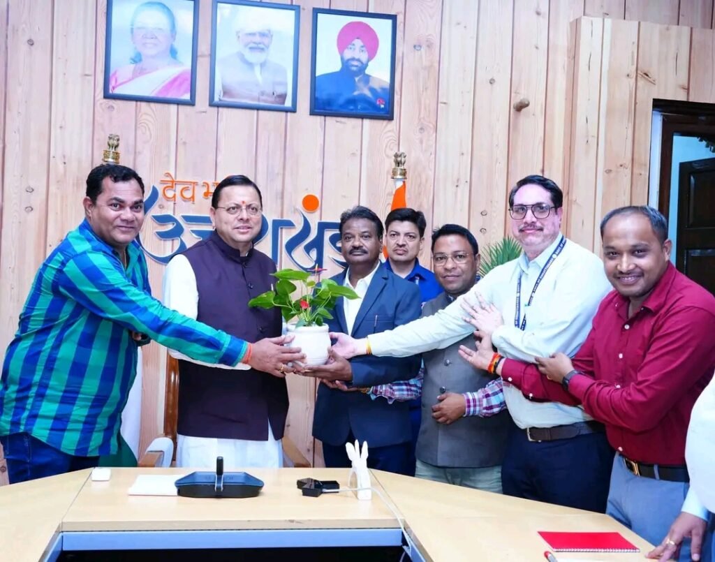 मुख्यमंत्री धामी से छत्तीसगढ़ से आए पत्रकारों के प्रतिनिधिमंडल ने की शिष्टाचार भेंट