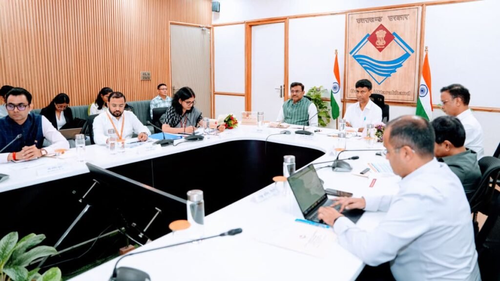 मुख्य सचिव आनन्द बर्द्धन ने नीति आयोग के सदस्य डॉ. एम. श्रीनिवास एवं उनकी टीम का किया स्वागत