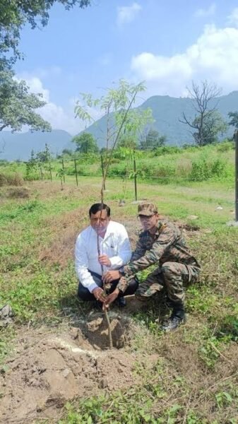 पौधे लगाना पहला कदम, उन्हें पेड़ बनाना असली जिम्मेदारी – एमडीडीए उपाध्यक्ष बंशीधर तिवारी