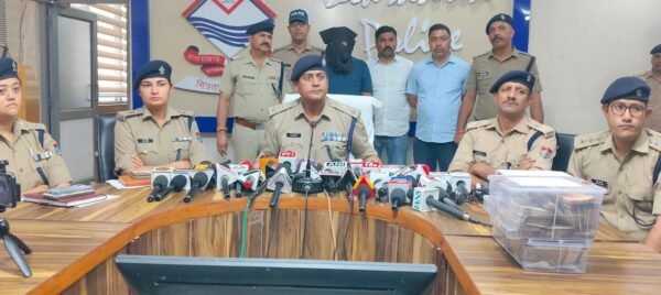 फ्रीडम फाइटर कोटे में MBBS दाखिले का खेल: कमीशन के 5.58 लाख रुपये के साथ तीसरा आरोपित गिरफ्तार