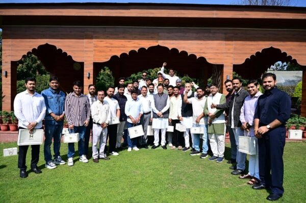 हरियाणा के युवाओं ने साझा किए उत्तराखण्ड भ्रमण के अनुभव, मुख्यमंत्री धामी ने कहा—उत्तराखण्ड के अनुभवों को देशभर तक पहुंचाने में डिजिटल ब्रांड एंबेसडर की भूमिका निभाएं युवा