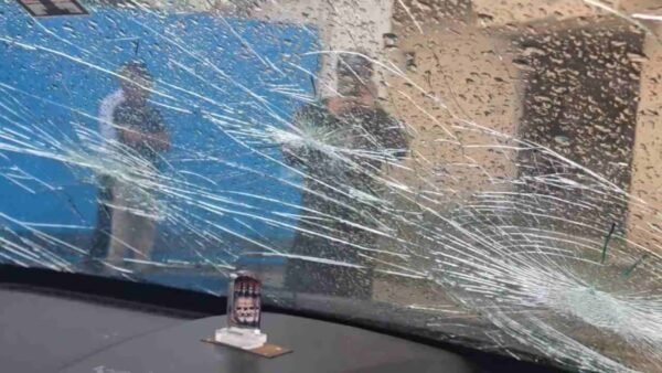 हरिद्वार में भारी ओलावृष्टि: मची अफरा तफरी, ओले गिरने से कई गाड़ियों के शीशे टूटे