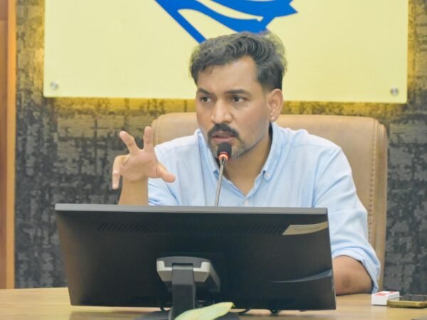 अपनो की बेरुखी से टूटे बुजुर्ग, न्याय की उम्मीद बंधी