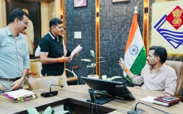 बुक्सा जनजाति बहुल गांवों को शत-प्रतिशत योजनाओं से आच्छादित करने जिलाधिकारी डॉ. आशीष चौहान ने दिए  निर्देश