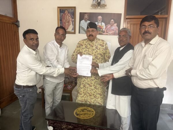जयानंद भारती के भवन निर्माण हेतु 40 लाख की धनराशि स्वीकृत कराने पर पर्यटन मंत्री सतपाल महाराज का जताया आभार 
