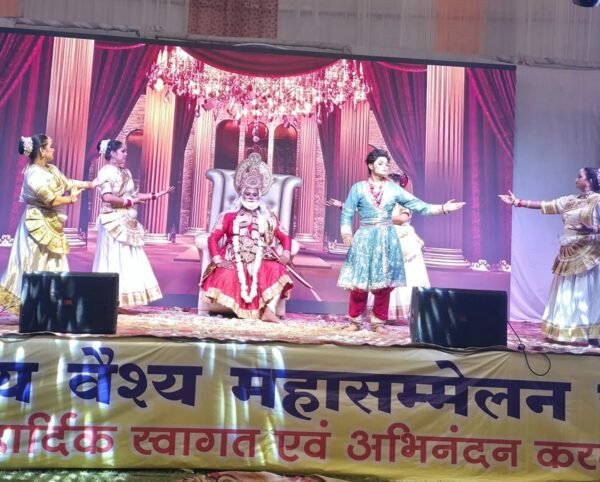 आईवीएफ के दीपावली महोत्सव में संस्कृति और डांडिया की रही धूम